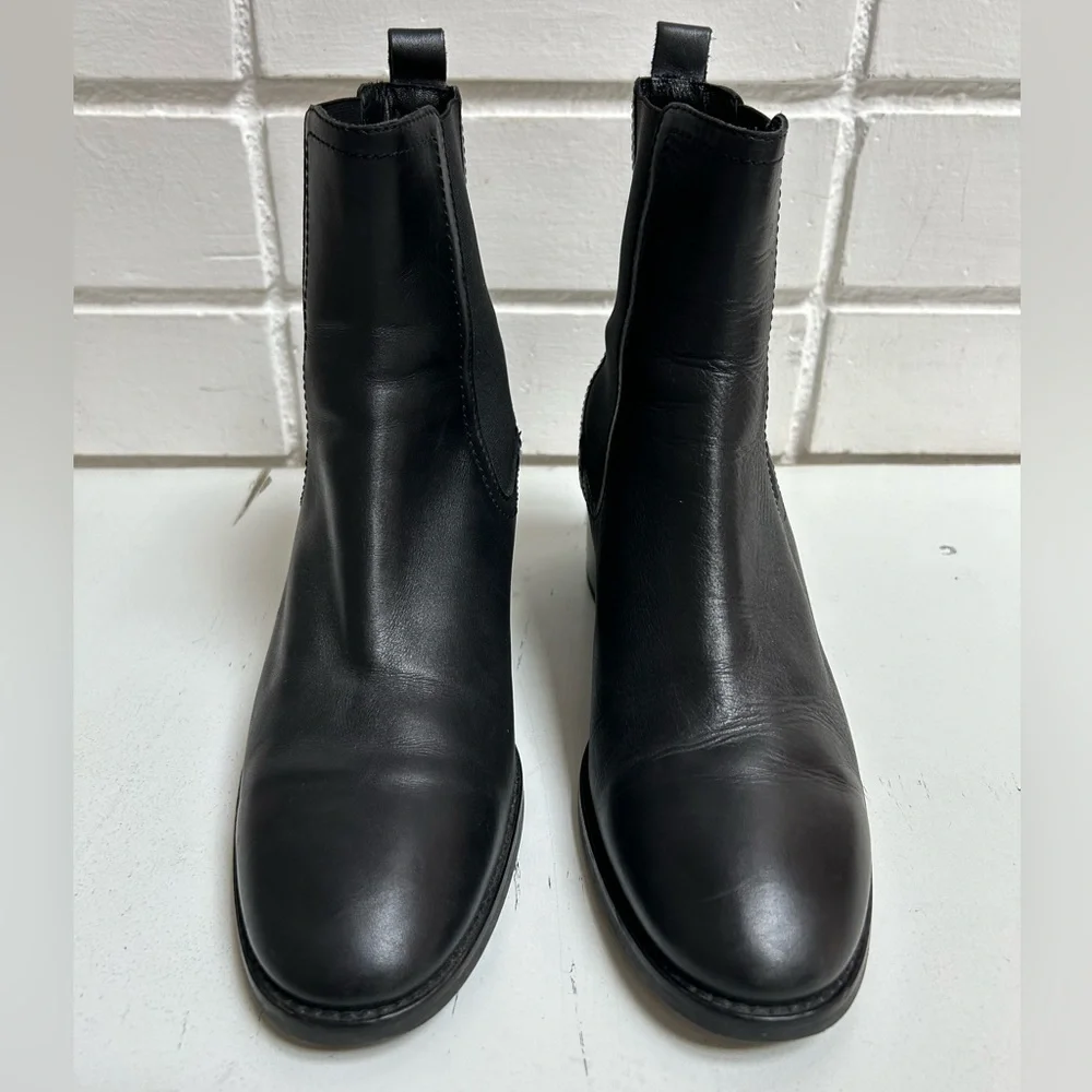 Aquatalia Women's Jemma Weatherproof Block-Heel Chelsea Booties Size 9.5